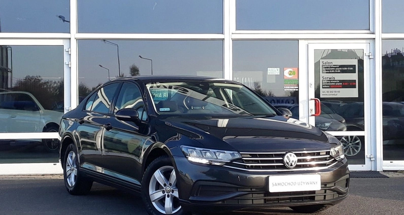 Volkswagen Passat cena 74900 przebieg: 71800, rok produkcji 2020 z Lędziny małe 704